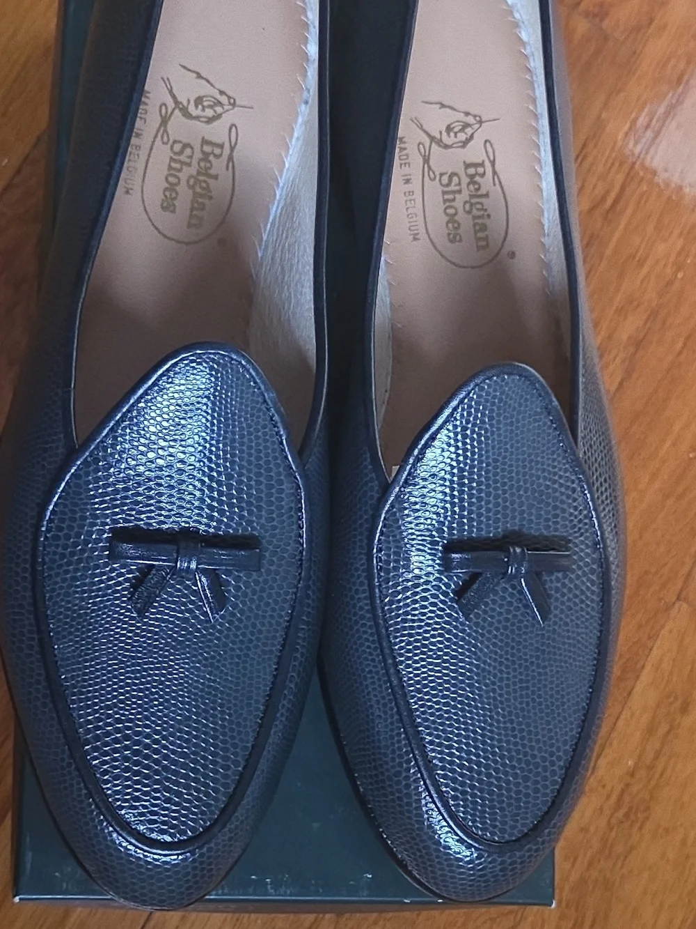 Belgian Shoes Midinettes in gray Lizard Calf Leather - Size 9W. NEW discontinued